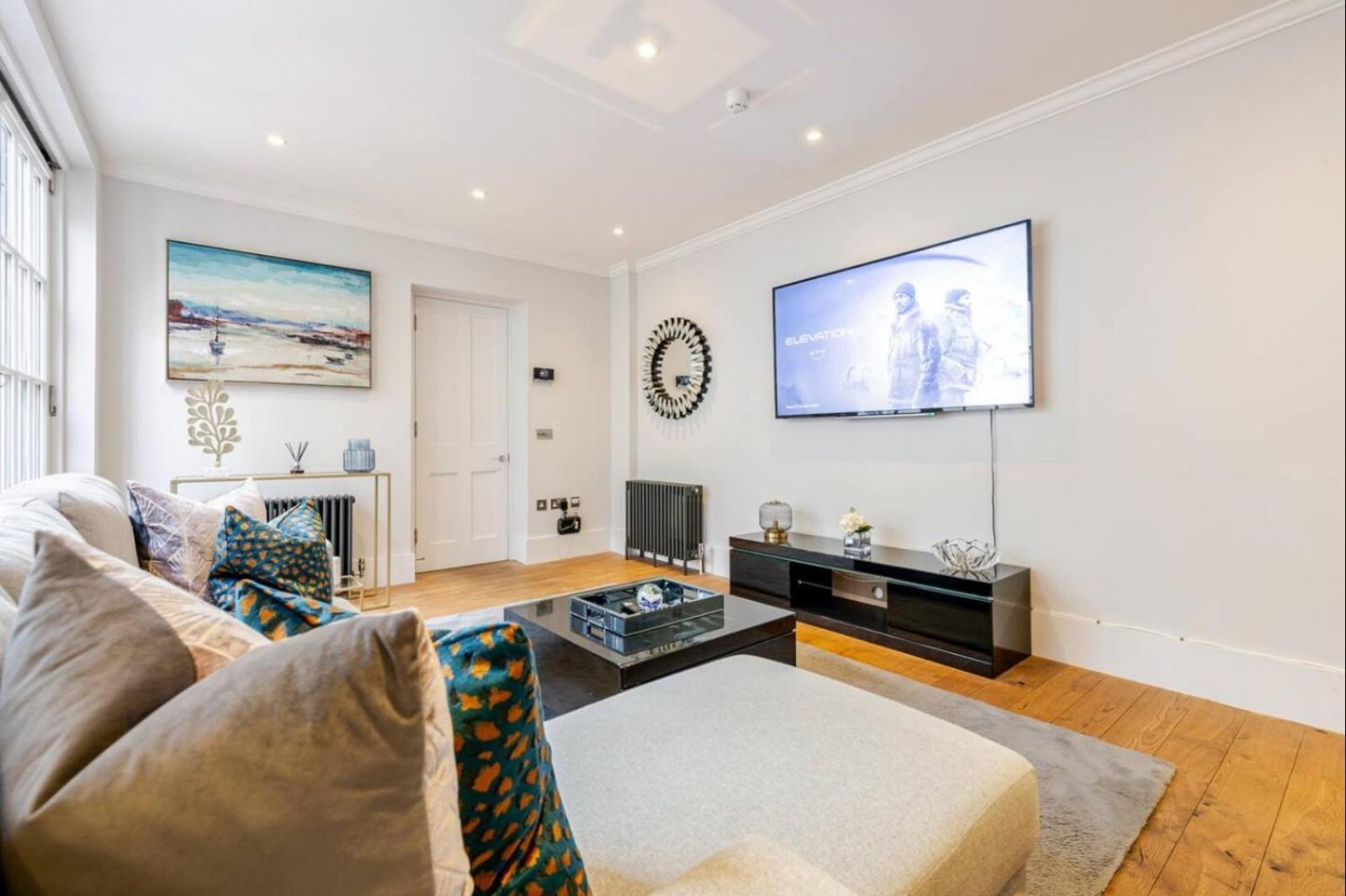 Super Lux 3 Bed By Mayfair Apartment London